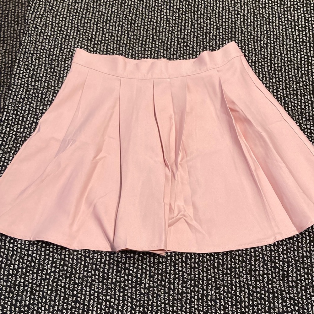 Elegant Pink Pleated Skirt